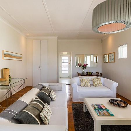 Portswood Mews - Chic White Studio Apartment Green Point كيب تاون المظهر الخارجي الصورة
