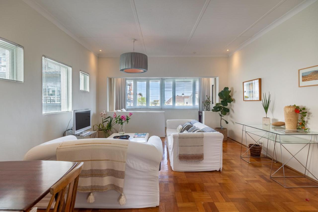 Portswood Mews - Chic White Studio Apartment Green Point كيب تاون المظهر الخارجي الصورة
