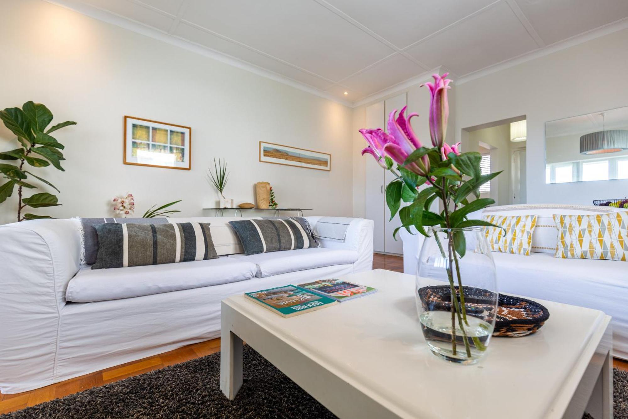 Portswood Mews - Chic White Studio Apartment Green Point كيب تاون المظهر الخارجي الصورة